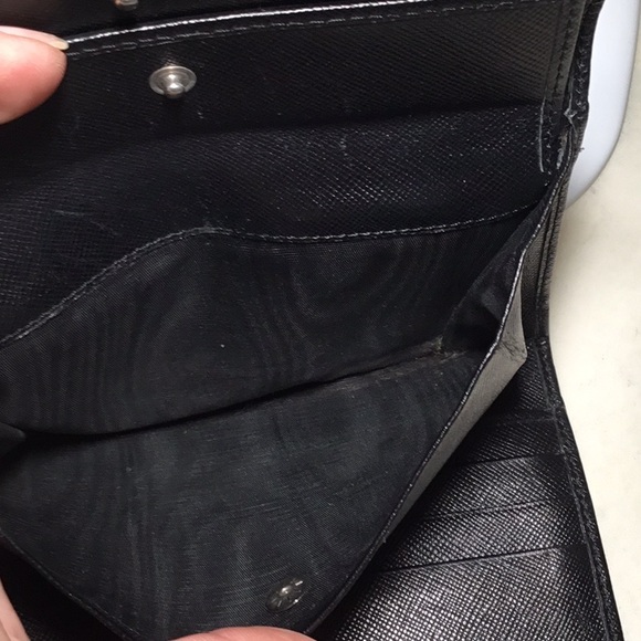 100% AUTHENTIC PRADA SAFFIANO LEATHER WALLET BLACK TRI-FOLD - Picture 5 of 11